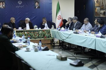 عارف: بخشنامههای ستاد تشییع امام شهید در حکم مصوبات دولت است/ همه دستگاهها برای برگزاری مراسمی در شأن امام شهید بسیج شوند عارف: بخشنامههای ستاد تشییع امام شهید در حکم مصوبات دولت است/ همه دستگاهها برای برگزاری مراسمی در شأن امام شهید بسیج شوند