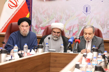 عراقچی: امنیت منطقه نمیتواند بر پایه نادیده گرفتن ایران شکل بگیرد عراقچی: امنیت منطقه نمیتواند بر پایه نادیده گرفتن ایران شکل بگیرد