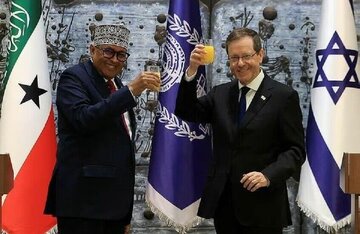 سفر رئیس سومالیلند به سرزمین اشغالی و دیدار با رئیس رژیم صهیونیستی سفر رئیس سومالیلند به سرزمین اشغالی و دیدار با رئیس رژیم صهیونیستی