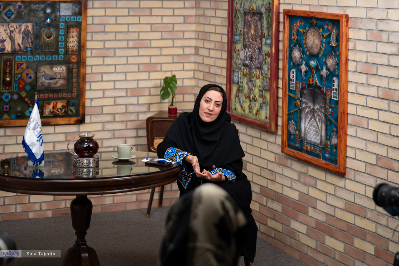 دلیل دنبال کردن مخالفان در شبکههای اجتماعی چیست؟ دلیل دنبال کردن مخالفان در شبکههای اجتماعی چیست؟