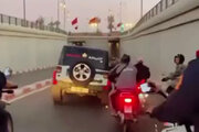 ببینید | تعقیب‌وگریز پرهیجان در مراکش؛ سارق خودروی پلیس را دزدید!