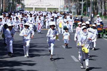 برگزاری مراسم گرامیداشت روز جهانی المپیک "یادبود ۱۲۰ دانش‌آموز شهید میناب"