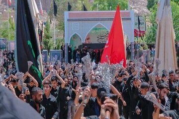 عزاداری محرم در گلزار شهدای کرمان از صبح تا شب عزاداری محرم در گلزار شهدای کرمان از صبح تا شب
