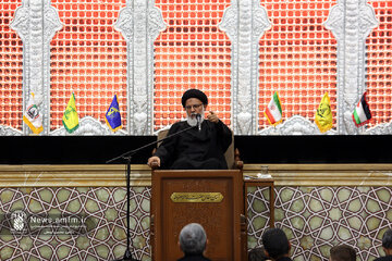 محمدمهدی میرباقری: دشمن برای جدا کردن مردم از امام، بازار مکاره و لهو و لعب راه می‌اندازد/ آنچه نزد خداست بهتر از لهو و تجارت است