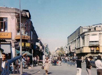 عکس/ خیابان لاله‌زار، بالاتر از سینما تابان فعلی؛ حوالی سال ۱۳۱۶