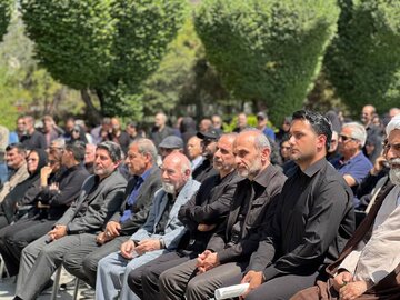 وداع اهالی فرهنگ و رسانه با بهروز رضوی صدای ماندگار ایران وداع اهالی فرهنگ و رسانه با بهروز رضوی صدای ماندگار ایران