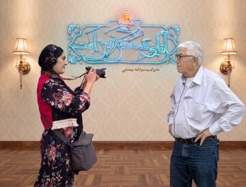 زندگی فیلمبردار صاحبسبک ایرانی، فیلم شد/ علیرضا زریندست جلوی دوربین سودابه بیضایی زندگی فیلمبردار صاحبسبک ایرانی، فیلم شد/ علیرضا زریندست جلوی دوربین سودابه بیضایی