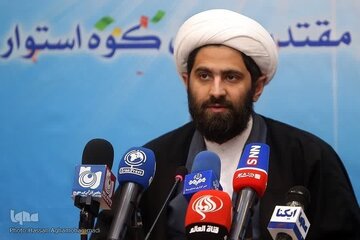 رئیس سازمان دارالقرآن الکریم از برنامه‌های محرم ۱۴۰۵ نهضت «زندگی با آیه‌ها» خبر داد؛ قرآن باید از حاشیه به متن هیأت بازگردد