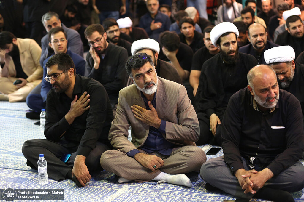 تصاویر خاص از مراسم تجدید بیعت جهادگران با رهبر انقلاب در حسینیه جماران + عکس