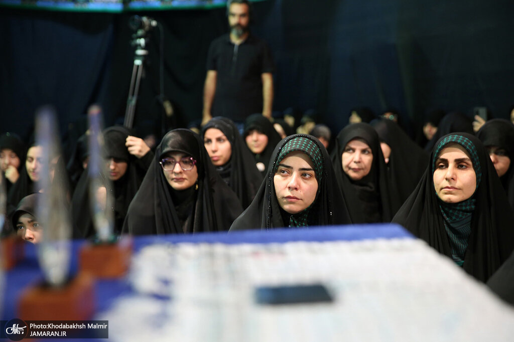 تصاویر خاص از مراسم تجدید بیعت جهادگران با رهبر انقلاب در حسینیه جماران + عکس