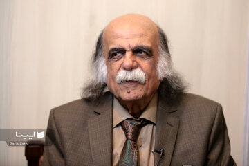 جامعه بیش از هر زمان دیگری به خرد و شادی نیاز دارد / زبان فارسی سندهویتی ایرانیان/ خانه شاهنامه کرمان می تواند الگویی برای استان های دیگر باشد؟ جامعه بیش از هر زمان دیگری به خرد و شادی نیاز دارد / زبان فارسی سندهویتی ایرانیان/ خانه شاهنامه کرمان می تواند الگویی برای استان های دیگر باشد؟