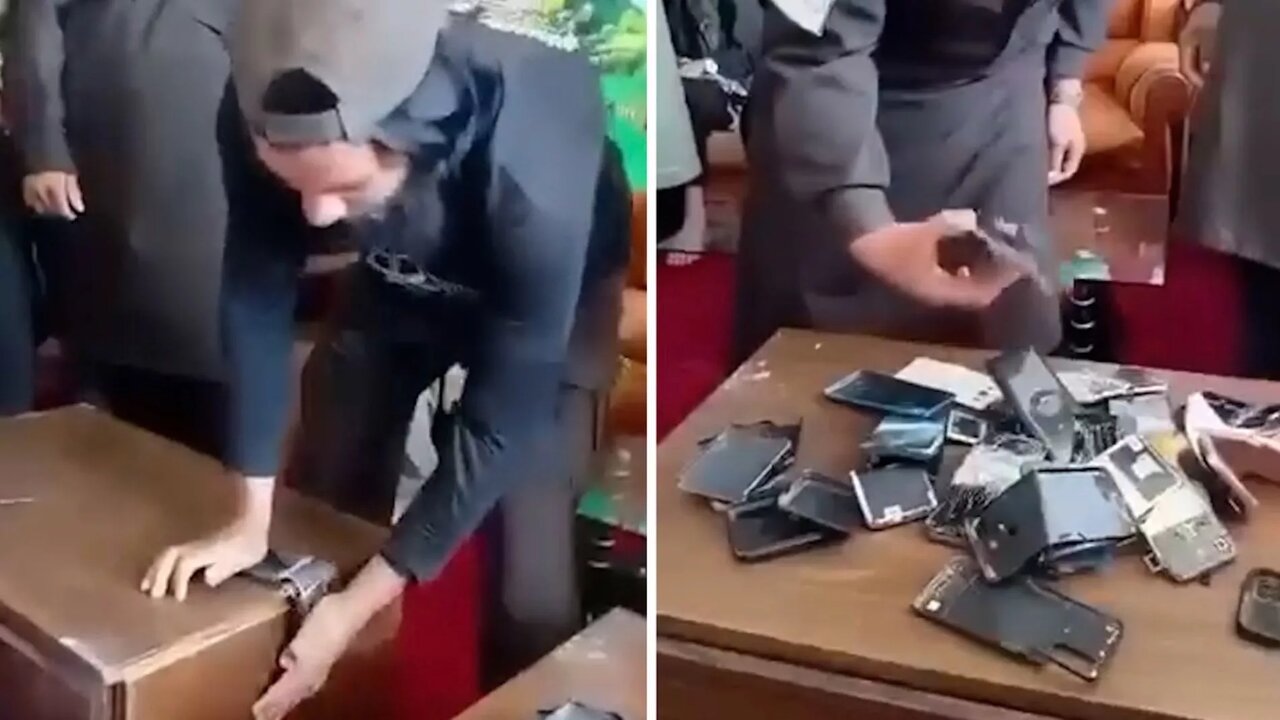 هجوم طالبان به گوشیهای هوشمند / عکس