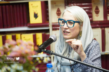 ایرانی پیشهاد صلح را میپذیرد ولو دشمنش پیمان شکن باشد/ عدم عهدشکنی سوخت اصلی پیروزی ایرانیان/شاهنامه خوبی و بدی را به یک سرزمین منحصر نمی داند ایرانی پیشهاد صلح را میپذیرد ولو دشمنش پیمان شکن باشد/ عدم عهدشکنی سوخت اصلی پیروزی ایرانیان/شاهنامه خوبی و بدی را به یک سرزمین منحصر نمی داند