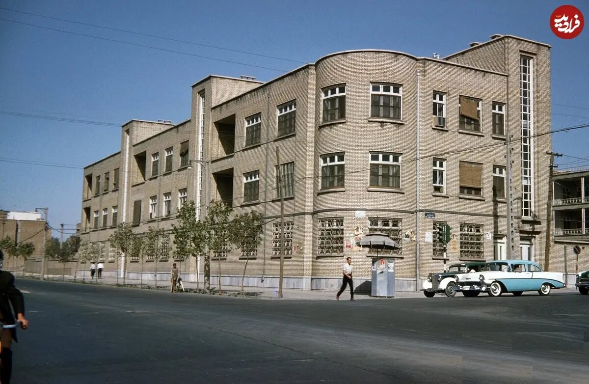 عکس/ خیابان آیت‌الله طالقانی، تقاطع ایرانشهر؛ سال ۱۳۳۹
