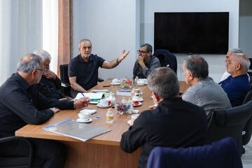 پزشکیان: حل مسائل مردم مهمترین راهبرد پیشگیری از آسیبهای اجتماعی است/ باید برای جوانان اشتغال و امید به آینده فراهم کنیم پزشکیان: حل مسائل مردم مهمترین راهبرد پیشگیری از آسیبهای اجتماعی است/ باید برای جوانان اشتغال و امید به آینده فراهم کنیم