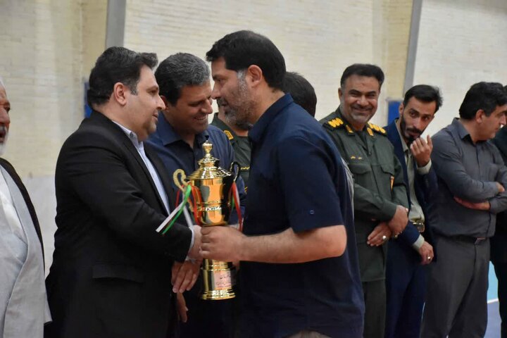 کاشی گلچین قهرمان فوتسال کارگران میبد شد؛ پایان هیجان‌انگیز رقابت ۱۲ تیم