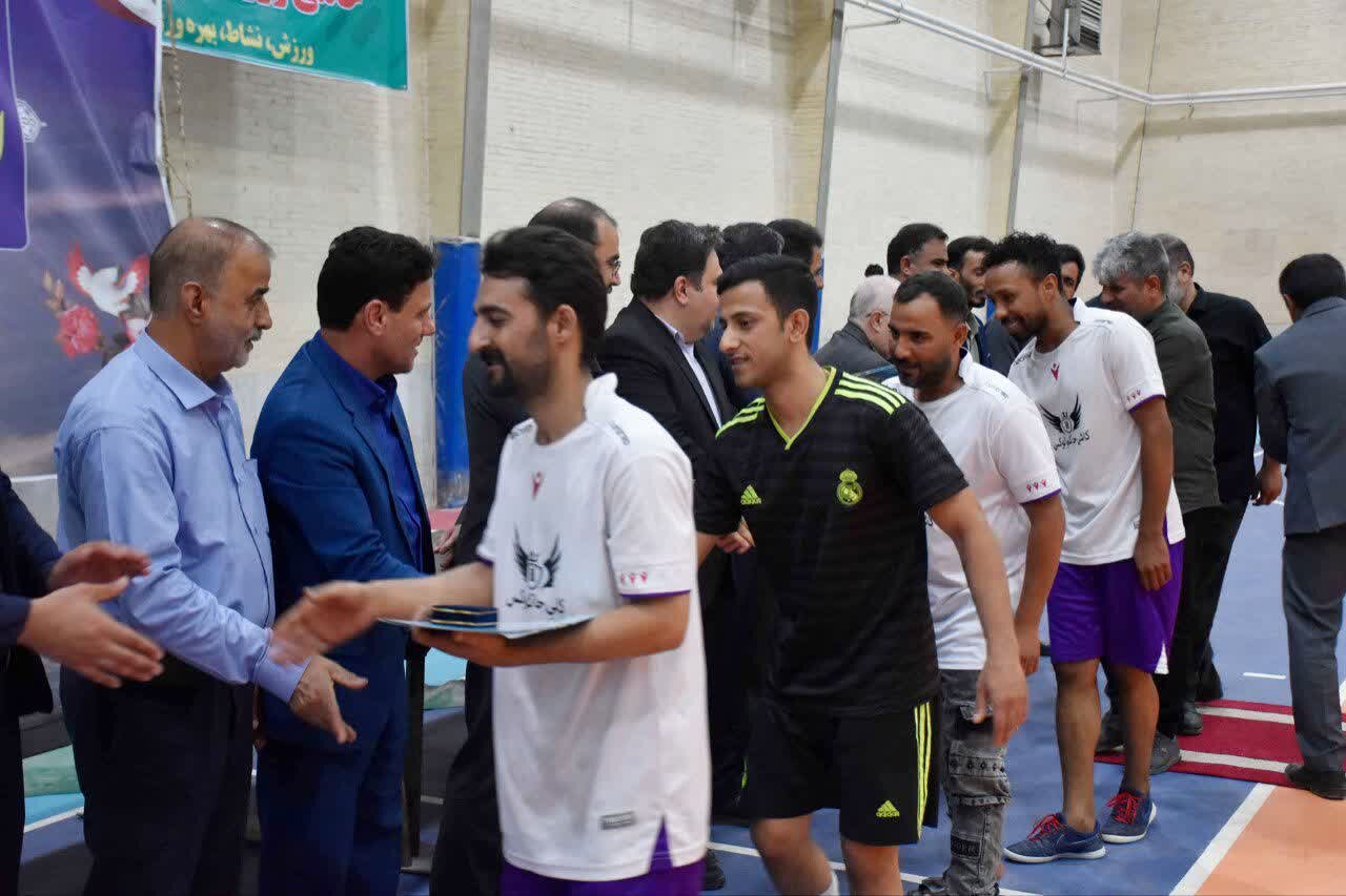 کاشی گلچین قهرمان فوتسال کارگران میبد شد؛ پایان هیجان‌انگیز رقابت ۱۲ تیم