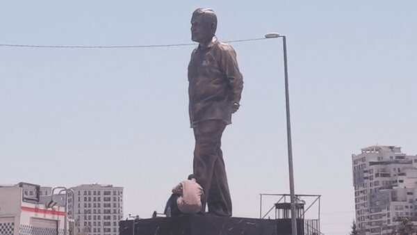 نصب یادمان شهید حاجی‌زاده در تهران+ عکس