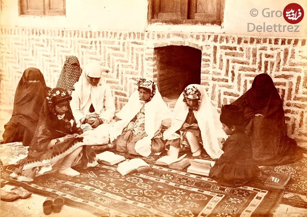 عکس/ «دختران قاجاری در کلاس درس»؛ ۱۳۵ سال قبل