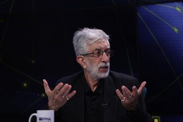 ناگفته های حدادعادل درباره زندگی و خصوصیات شهید خرازی/  با وجود آنکه در خانواده‌ای نسبتاً متمول رشد کرده بود، دلبستگی دنیوی نداشت
