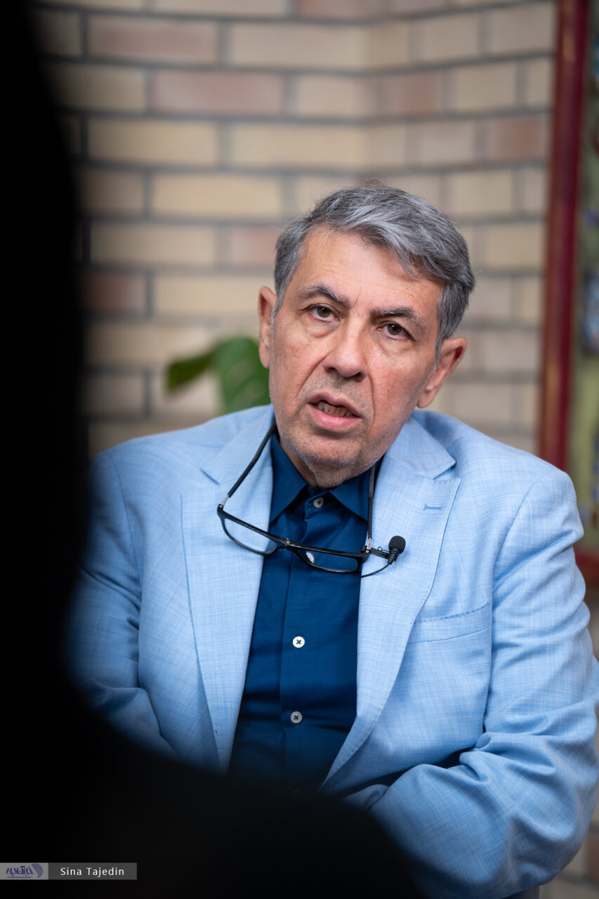 پزشکی دیگر درآمد، رضایت شغلی و منزلت اجتماعی را به‌طور همزمان ندارد/ ممکن است دوباره برای خدمات ساده درمانی به خارج از کشور وابسته شویم
