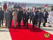 ببینید | استقبال مسئولان پاکستانی از رئیس جمهور در بدو ورود به اسلام‌آباد