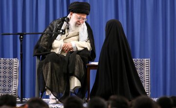 ببینید| رهبر شهید پاسخ میدهد: چگونه قرآن معادلات تمدن غرب درباره زن را برهم میزند؟ ببینید| رهبر شهید پاسخ میدهد: چگونه قرآن معادلات تمدن غرب درباره زن را برهم میزند؟