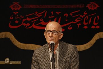 روایت مقصود فراستخواه از قاتلان مومن نما؛ عاشورا را از مصرف سیاسی و ایدئولوژیک نجات دهیم/ دکان‌های گفتمانی، آگاهی دردناک حسین (ع) را به مسلخ می‌برند