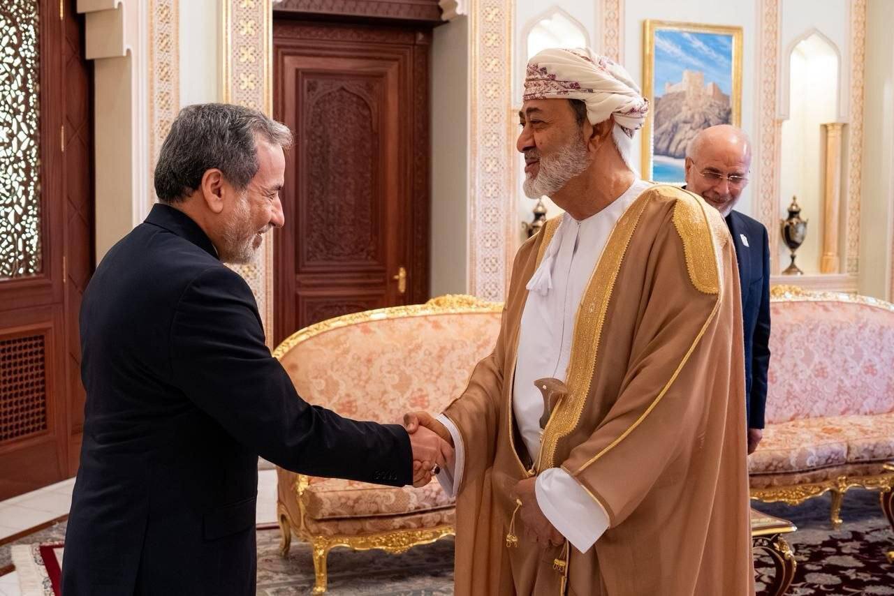 عراقچی و قالیباف با سلطان عمان دیدار کردند/ عکس