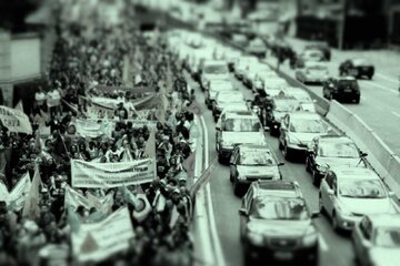 «جنبشهای نافرجام» از سائوپولو تا استانبول / جنبشهای خیابانی و طغیان اعتراضی تودهای «جنبشهای نافرجام» از سائوپولو تا استانبول / جنبشهای خیابانی و طغیان اعتراضی تودهای