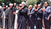 اقامه نماز ظهر عاشورا با حضور پرشور عزاداران حسینی در قزوین