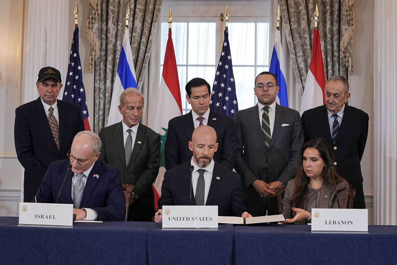 توافق تلخی میان لبنان و اسرائیل پس از برقراری آتشبس توسط ایران شکل گرفت / حزبالله: دریافت امتیازات بدون هزینه / عون: نخستین گام در بازپسگیری حاکمیت / نتانیاهو: ضربه به نفوذ ایران توافق تلخی میان لبنان و اسرائیل پس از برقراری آتشبس توسط ایران شکل گرفت / حزبالله: دریافت امتیازات بدون هزینه / عون: نخستین گام در بازپسگیری حاکمیت / نتانیاهو: ضربه به نفوذ ایران