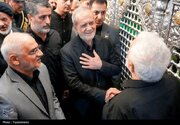 تصاویری از زیارت پزشکیان از حرم حضرت معصومه(س)/ خوش و بش رئیس جمهور با جمعی از زائران