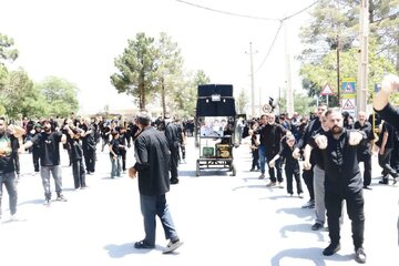برگزاری آیین سنتی سنگ‌زنی در روستای علاء سمنان