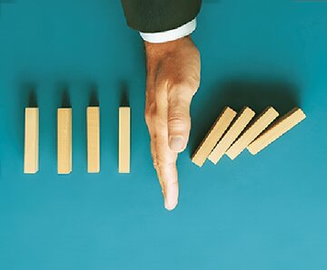 برندههای موقت، بازندههای همیشگی... / کتاب قمار توسعه منتشر شد / تا وقتی قواعد عوض نشوند محرومان همواره بازنده توسعه خواهند بود برندههای موقت، بازندههای همیشگی... / کتاب قمار توسعه منتشر شد / تا وقتی قواعد عوض نشوند محرومان همواره بازنده توسعه خواهند بود