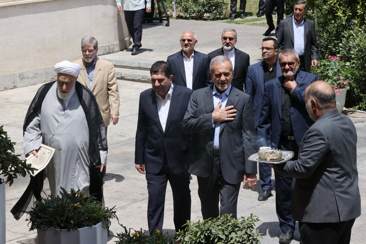 آماده/ پازل‌ عملکردی دولت چهاردهم در پایان سال دوم/ چرا ریاست جمهوری برای پزشکیان آسان نمود اول ولی افتاد مشکل‌ها...