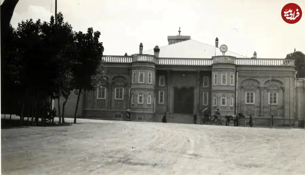 عکس/ منظره خاکیِ «میدان بهارستان»؛ حدود ۱۳۱۰ خورشیدی