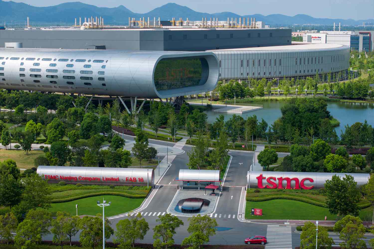 TSMC؛ کارخانه‌ای که تقریباً تمام دنیای فناوری به آن وابسته است