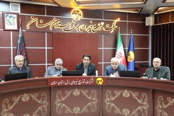 بررسی راهکارهای مدیریت پیک بار و کاهش ناترازی انرژی در نشست مشترک صنعت برق و اتاق بازرگانی استان سمنان