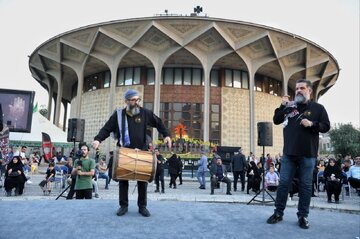 قصهٔ ماهی‌ست در دریای خون/ از پرده‌خوانی برای ماه منیر تا چیدمانی برای ناو دنا    