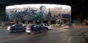 اکران سومین طرح بزرگترین بیلبورد کشور در کرمان با محوریت حماسه شهادت و مقاومت اکران سومین طرح بزرگترین بیلبورد کشور در کرمان با محوریت حماسه شهادت و مقاومت