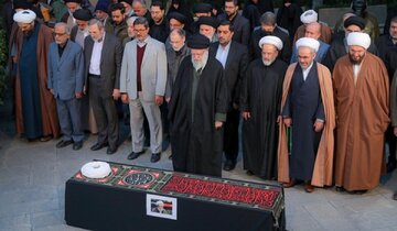 احکام شرعی و چگونگی اقامه نماز لیله الدفن برای شهدا و رهبر شهید احکام شرعی و چگونگی اقامه نماز لیله الدفن برای شهدا و رهبر شهید