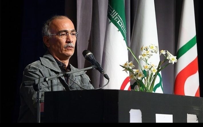 کارگردان «شکارچی شنبه» درباره ملاقات با رهبر شهید انقلاب سخن گفت؛ پیشنهاداتی برای خلق آثار حرفهای ارائه شد. کارگردان «شکارچی شنبه» درباره ملاقات با رهبر شهید انقلاب سخن گفت؛ پیشنهاداتی برای خلق آثار حرفهای ارائه شد.
