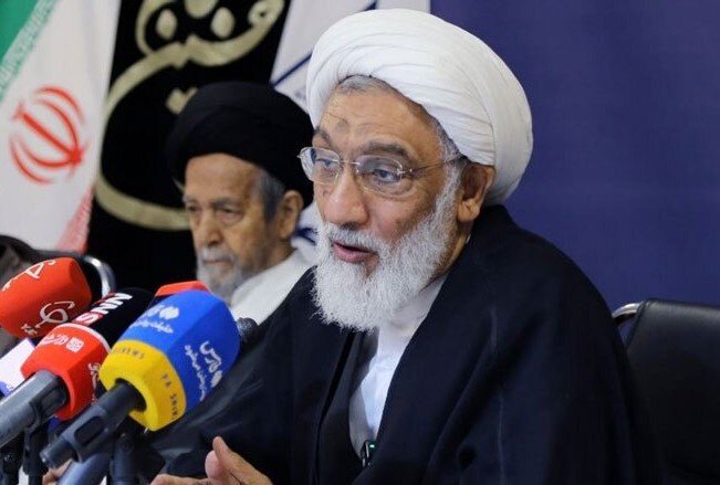 روایت اعترافی از دل زندان اوین / پیشبینی یکی از سران حزب توده درباره آینده آیتالله خامنهای