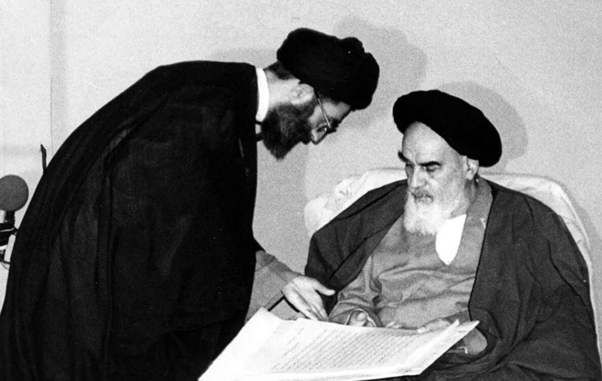 گزارش ویژه: نخستین فرمانده سپاه از تجربیات خود در زندان اوین میگوید / پیشبینی یکی از رهبران حزب توده درباره سرنوشت آیتالله خامنهای. گزارش ویژه: نخستین فرمانده سپاه از تجربیات خود در زندان اوین میگوید / پیشبینی یکی از رهبران حزب توده درباره سرنوشت آیتالله خامنهای.