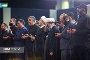 ببینید | ادای احترام حدادعادل و جمعی از مقامات کشوری بر پیکر امام شهید