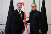 پزشکیان: تصور کرده بودند با حذف رهبر انقلاب، ایران فرو می‌پاشد/ ایران مقابل هیچ قلدری سر خم نمی کند