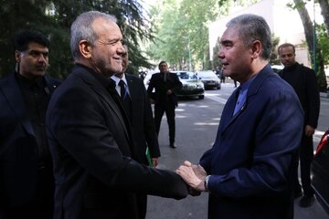 دیدار رهبر ملی ترکمنستان با پزشکیان/ استقبال وزرای دولت از هیات مهمان تهران/ خانم وزیر هم بود + تصویر دیدار رهبر ملی ترکمنستان با پزشکیان/ استقبال وزرای دولت از هیات مهمان تهران/ خانم وزیر هم بود + تصویر