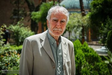 دینانی: موبایل انسان را از تفکر عمیق باز می دارد/ بزرگترین جنگ ها درون ما است / جوانان جویای فلسفه دنبال باطن بروید دینانی: موبایل انسان را از تفکر عمیق باز می دارد/ بزرگترین جنگ ها درون ما است / جوانان جویای فلسفه دنبال باطن بروید
