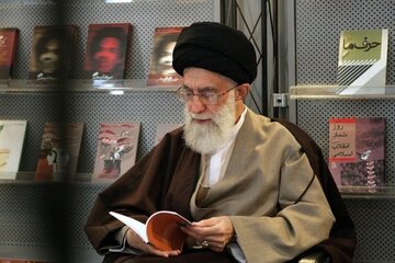 نقش رهبر شهید انقلاب در زنده نگه داشتن زبان و ادبیات فارسی نقش رهبر شهید انقلاب در زنده نگه داشتن زبان و ادبیات فارسی